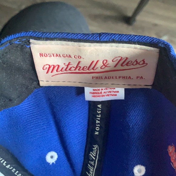 Men’s New York Nicks SnapBack by Mitchell & Ness - Picture 5 of 6